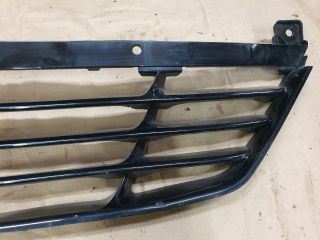 bontott HYUNDAI ix35 Első Lökhárító Alsó Középső Díszrács