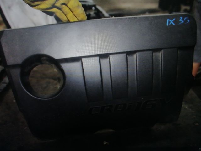 bontott HYUNDAI ix35 Első Lökhárító Alsó Középső Díszrács