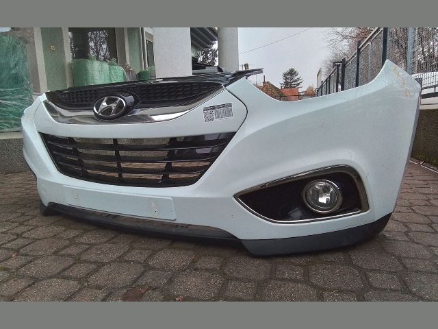 bontott HYUNDAI ix35 Első Lökhárító (Részeivel)