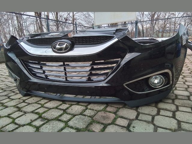 bontott HYUNDAI ix35 Első Lökhárító (Részeivel)