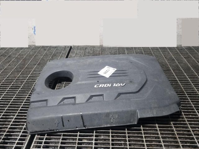 bontott HYUNDAI ix35 Felső Hűtőburkolat