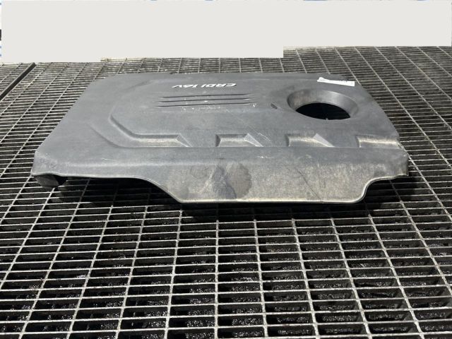 bontott HYUNDAI ix35 Felső Hűtőburkolat