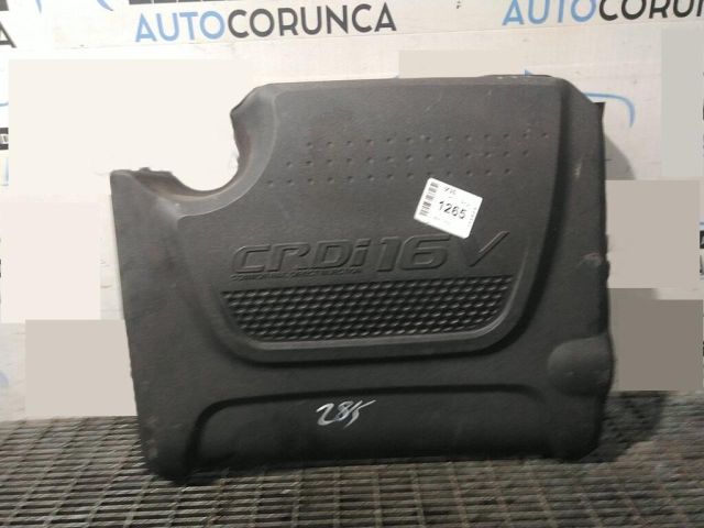 bontott HYUNDAI ix35 Felső Hűtőburkolat