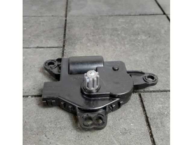 bontott HYUNDAI ix35 Fűtés Állító Motor