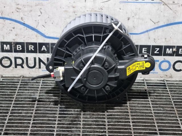 bontott HYUNDAI ix35 Fűtőmotor (Klímás)