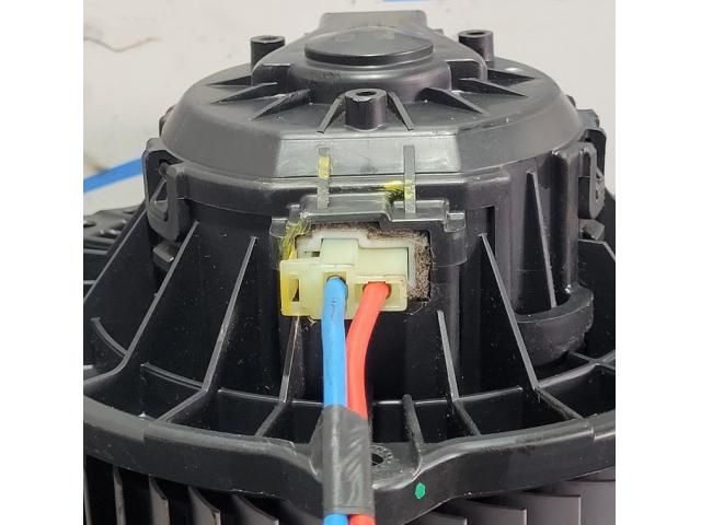 bontott HYUNDAI ix35 Fűtőmotor (Klímás)