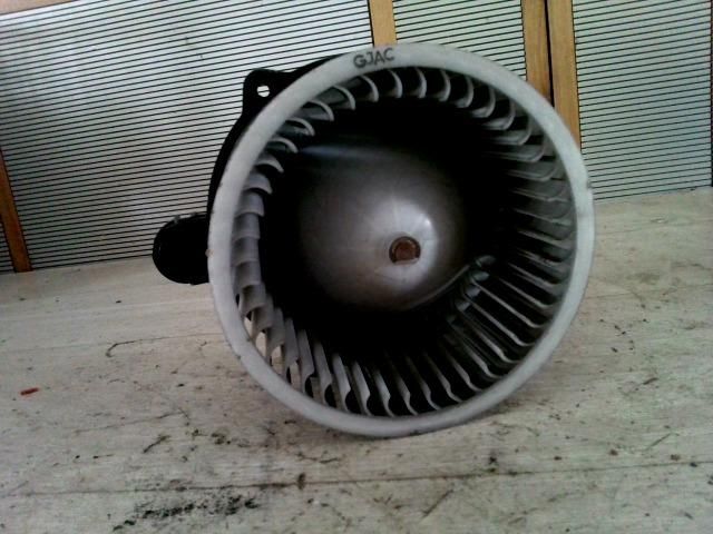 bontott HYUNDAI ix35 Fűtőmotor (Nem klímás)