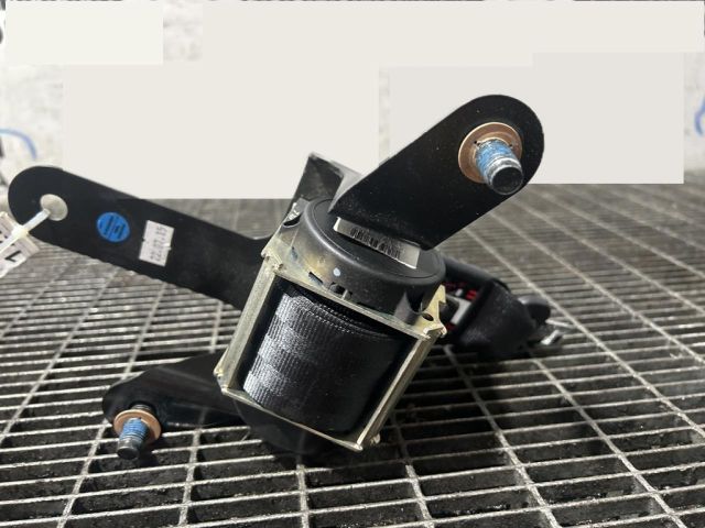 bontott HYUNDAI ix35 Hátsó középső Biztonsági Öv