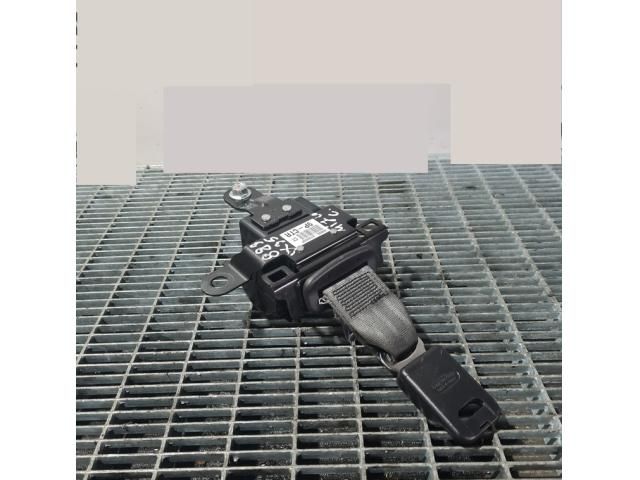 bontott HYUNDAI ix35 Hátsó középső Biztonsági Öv