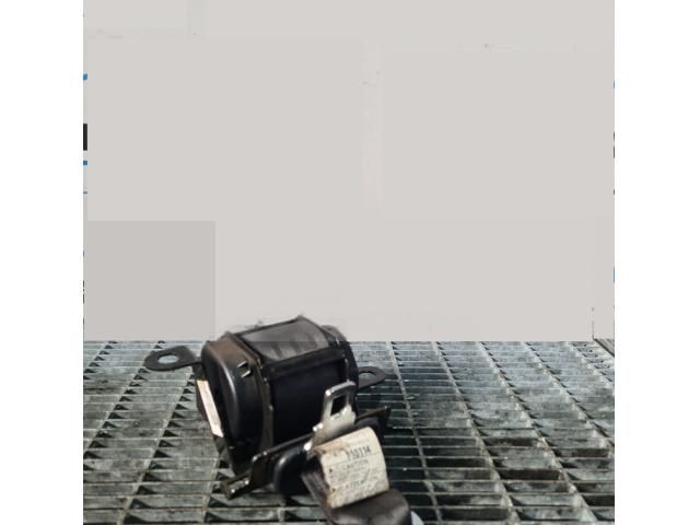 bontott HYUNDAI ix35 Hátsó középső Biztonsági Öv