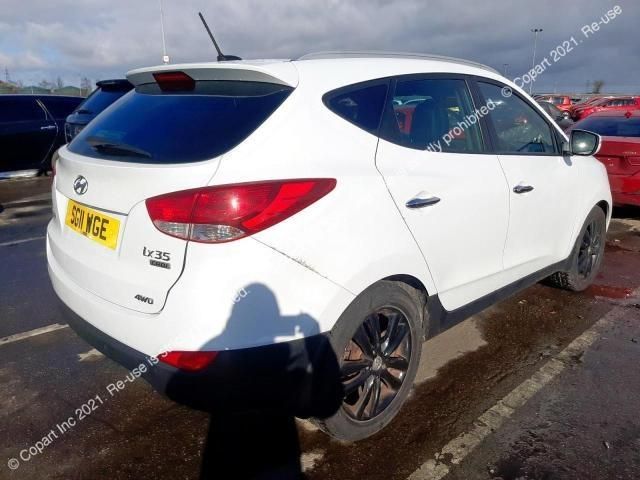 bontott HYUNDAI ix35 Hátsó Lökhárító (Üresen)