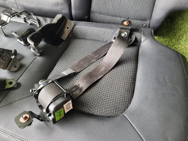 bontott HYUNDAI ix35 Hátsó Ülés Szett