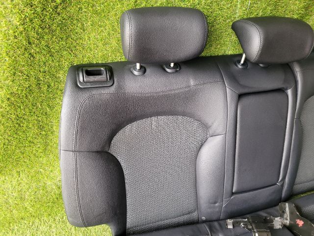 bontott HYUNDAI ix35 Hátsó Ülés Szett