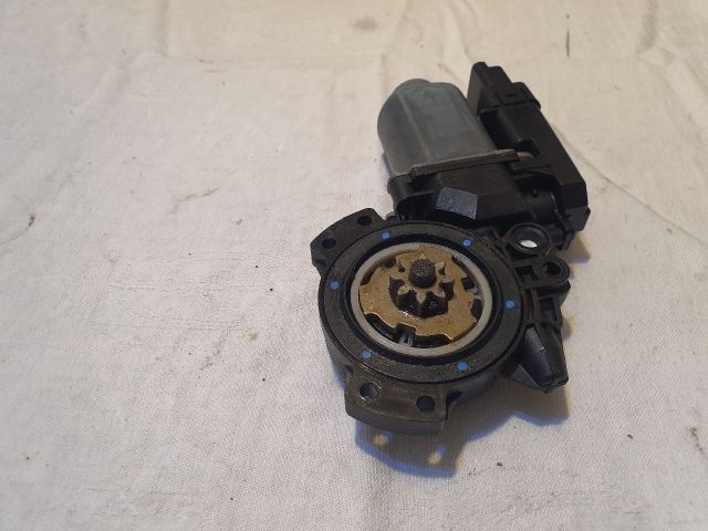 bontott HYUNDAI ix35 Jobb első Ablakemelő Motor