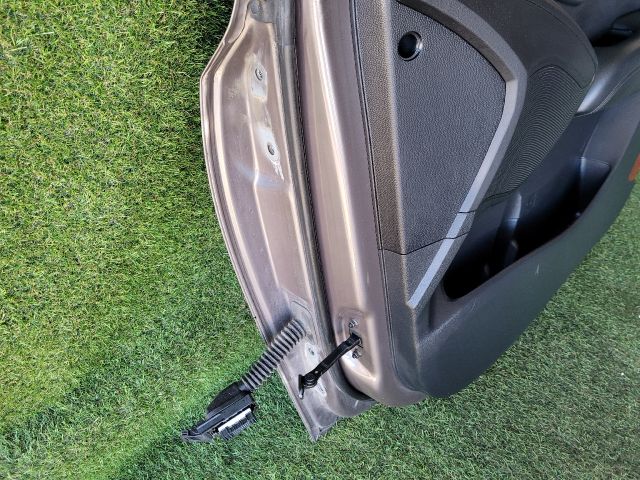 bontott HYUNDAI ix35 Jobb első Ajtó (Részeivel)