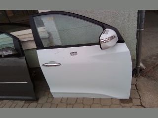 bontott HYUNDAI ix35 Jobb első Ajtó (Részeivel)