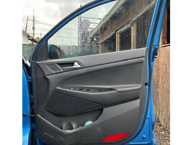 bontott HYUNDAI ix35 Jobb első Ajtó (Üres lemez)