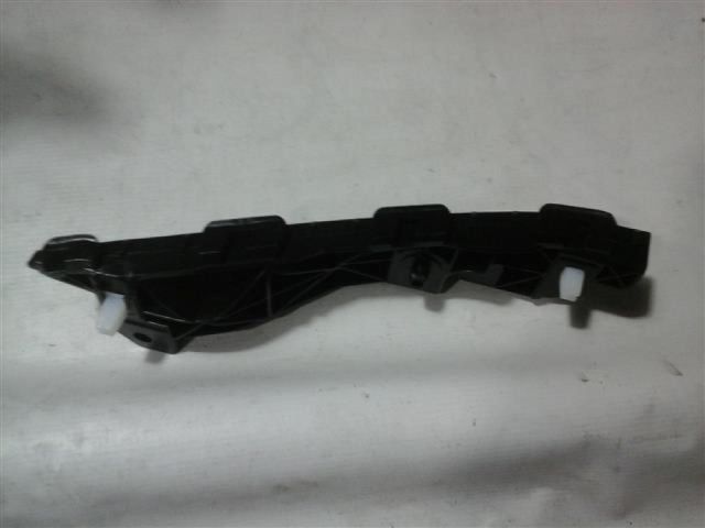 bontott HYUNDAI ix35 Jobb első Oldal Lökhárító Tartó (Műanyag)