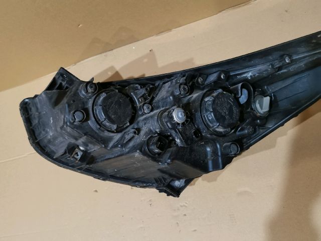 bontott HYUNDAI ix35 Jobb Fényszóró