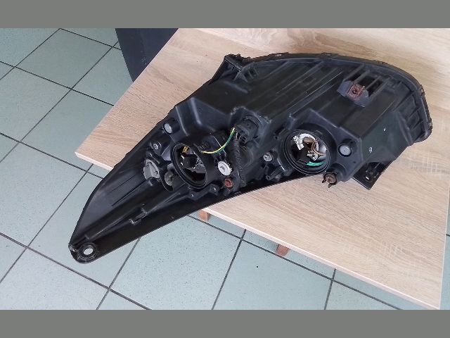 bontott HYUNDAI ix35 Jobb Fényszóró