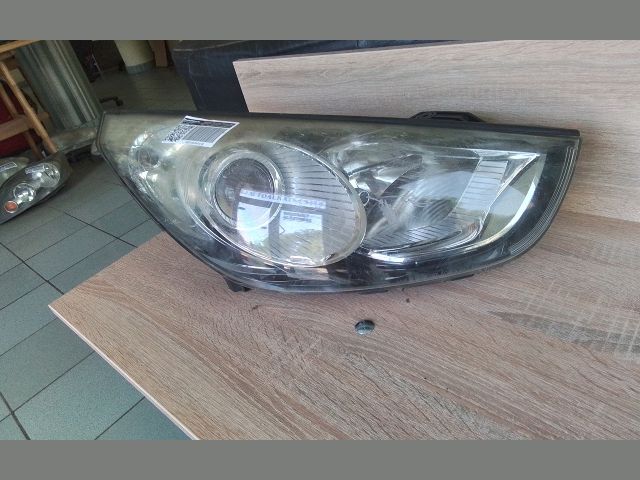 bontott HYUNDAI ix35 Jobb Fényszóró