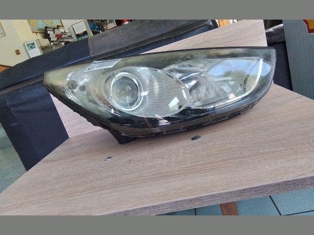 bontott HYUNDAI ix35 Jobb Fényszóró