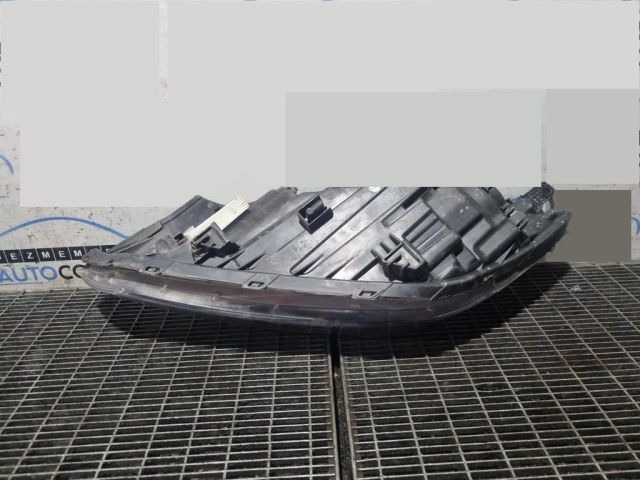 bontott HYUNDAI ix35 Jobb Fényszóró