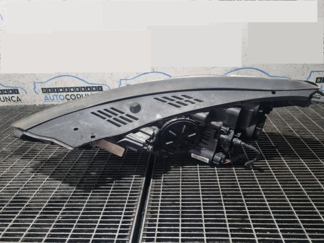 bontott HYUNDAI ix35 Jobb Fényszóró