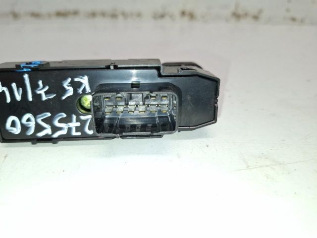 bontott HYUNDAI ix35 Jobb hátsó Ablakemelő Kapcsoló