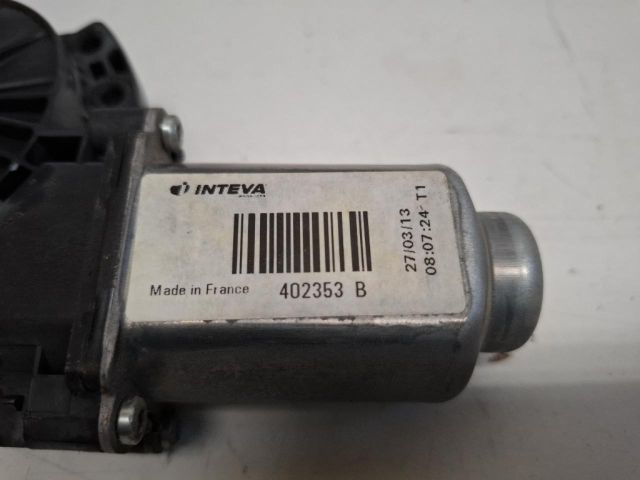 bontott HYUNDAI ix35 Jobb hátsó Ablakemelő Motor