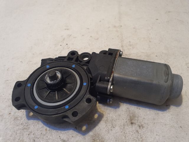 bontott HYUNDAI ix35 Jobb hátsó Ablakemelő Motor