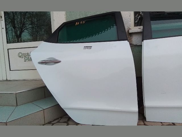 bontott HYUNDAI ix35 Jobb hátsó Ajtó (Részeivel)