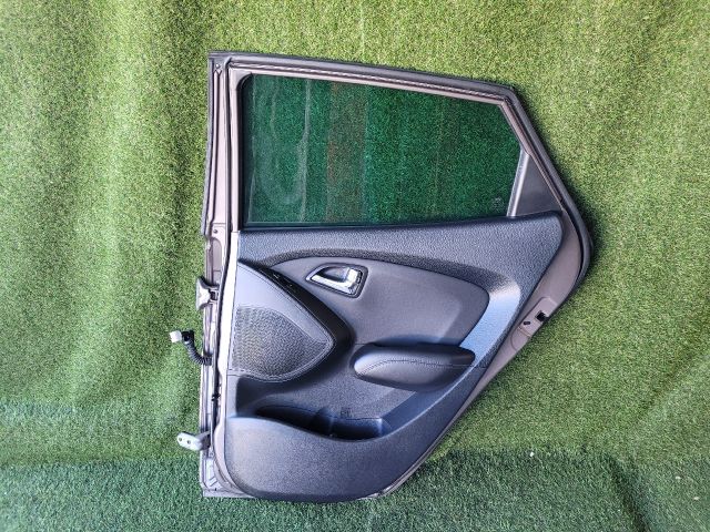bontott HYUNDAI ix35 Jobb hátsó Ajtó (Részeivel)