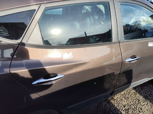 bontott HYUNDAI ix35 Jobb hátsó Ajtó (Részeivel)