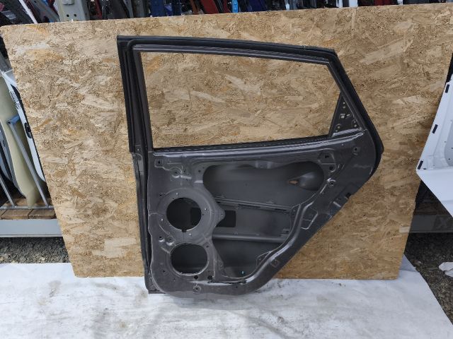 bontott HYUNDAI ix35 Jobb hátsó Ajtó (Üres lemez)