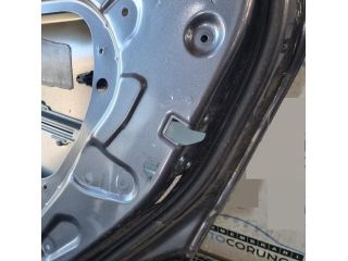 bontott HYUNDAI ix35 Jobb hátsó Ajtó (Üres lemez)