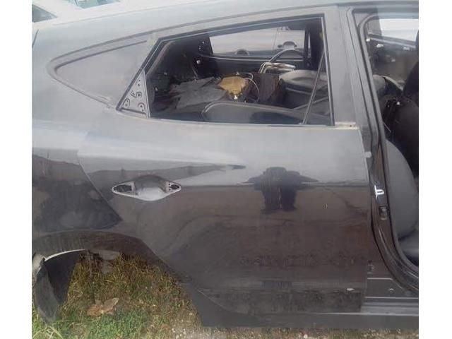 bontott HYUNDAI ix35 Jobb hátsó Ajtó (Üres lemez)
