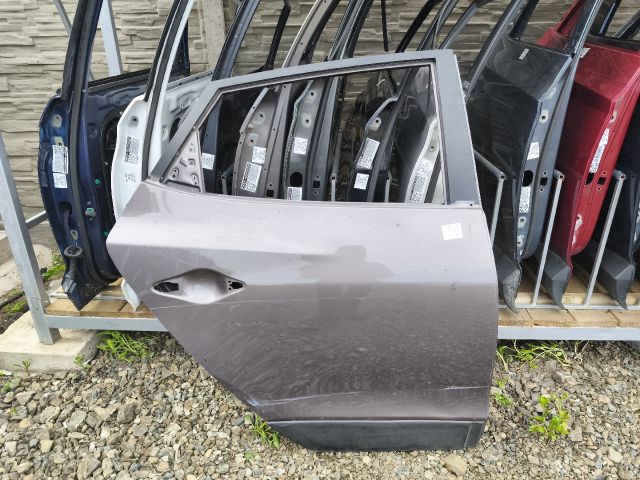 bontott HYUNDAI ix35 Jobb hátsó Ajtó (Üres lemez)