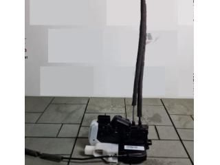 bontott HYUNDAI ix35 Jobb hátsó Ajtózár