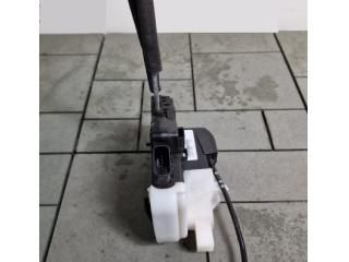 bontott HYUNDAI ix35 Jobb hátsó Ajtózár