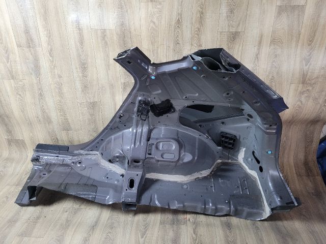 bontott HYUNDAI ix35 Jobb hátsó Negyed Karosszéria Csomag