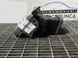 bontott HYUNDAI ix35 Jobb Szellőző