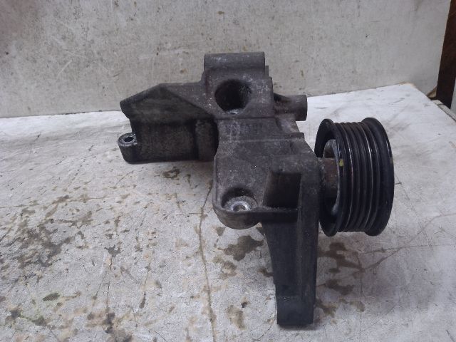 bontott HYUNDAI ix35 Klímakompresszor Tartó Bak