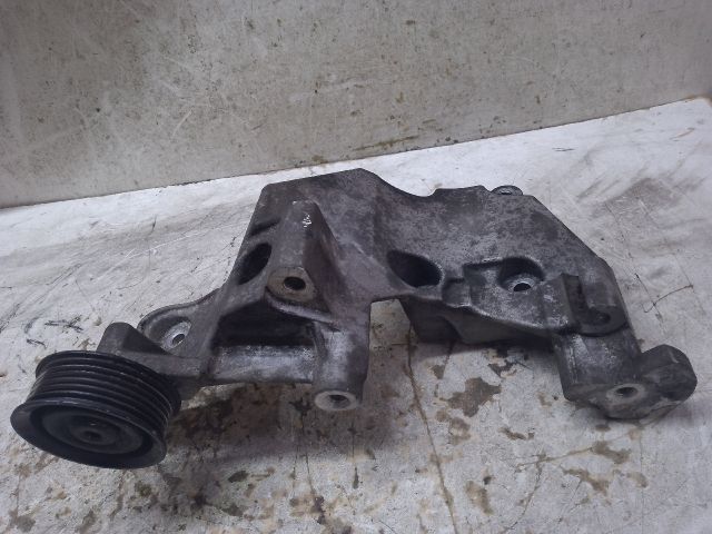 bontott HYUNDAI ix35 Klímakompresszor Tartó Bak