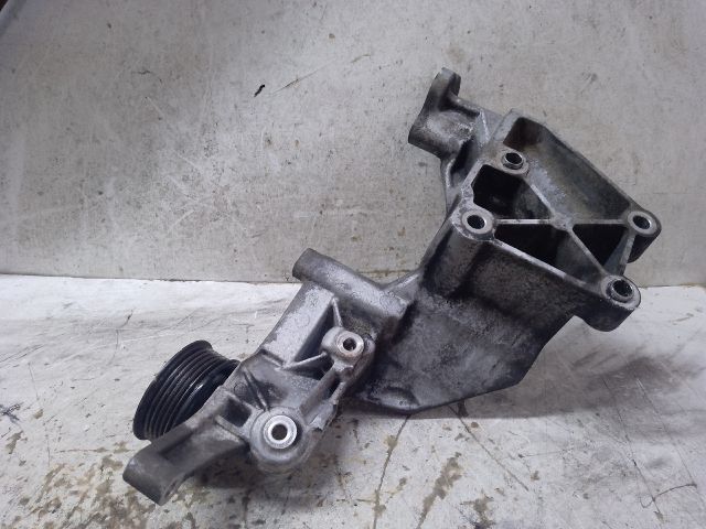 bontott HYUNDAI ix35 Klímakompresszor Tartó Bak