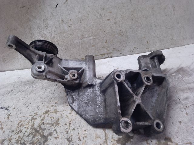 bontott HYUNDAI ix35 Klímakompresszor Tartó Bak