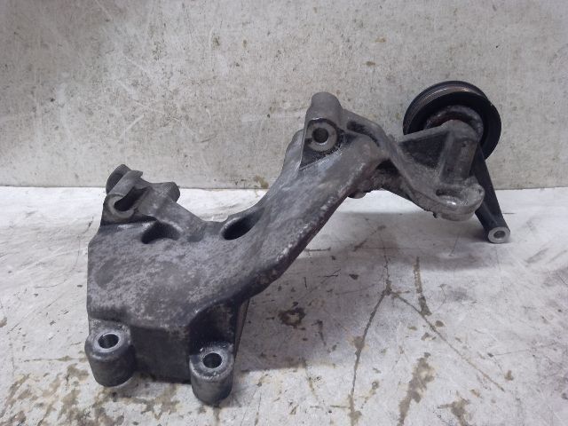 bontott HYUNDAI ix35 Klímakompresszor Tartó Bak