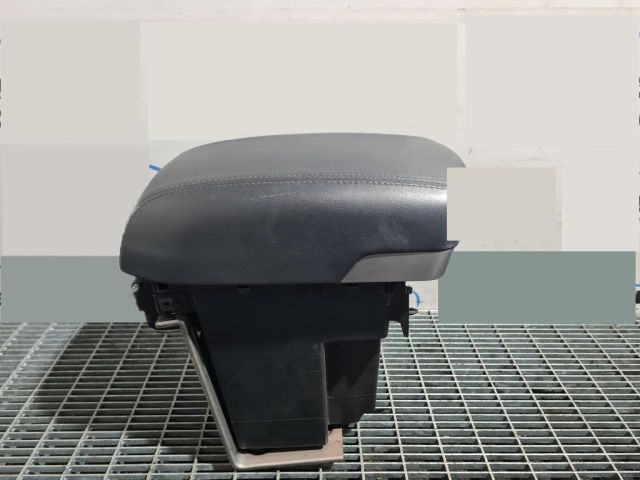 bontott HYUNDAI ix35 Könyöklő