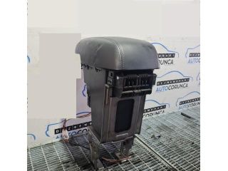 bontott HYUNDAI ix35 Könyöklő