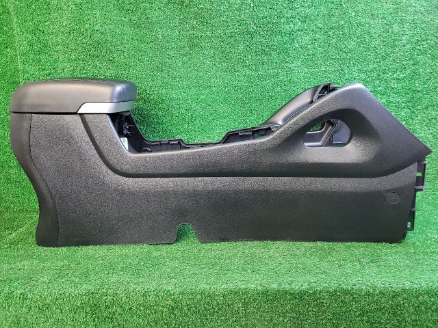 bontott HYUNDAI ix35 Könyöklő